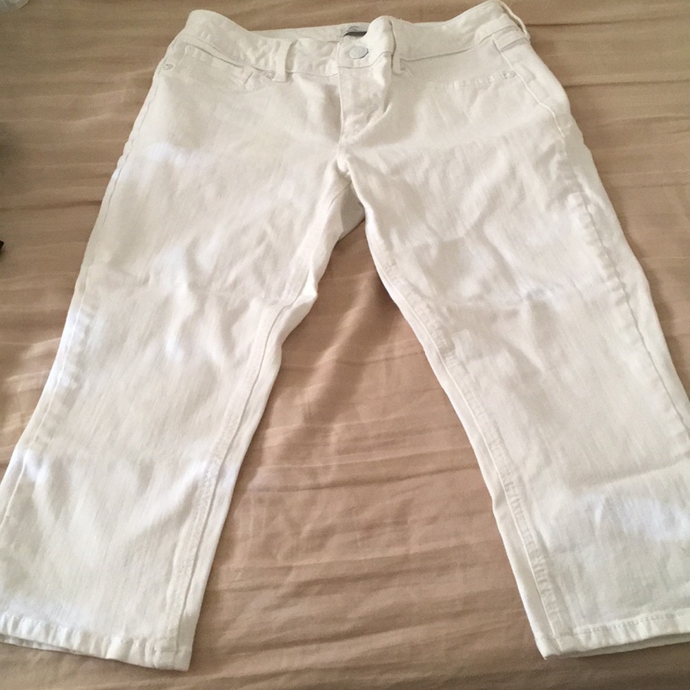 White Seven capris